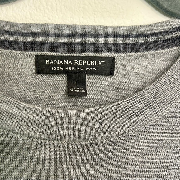 Banana Republic Merino Crew Neck - Picture 5 of 14